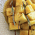 Brochettes d'ananas au romarin et a la vanille - caramel exotique