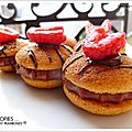 Whoopies...the first en habit rouge et noir !