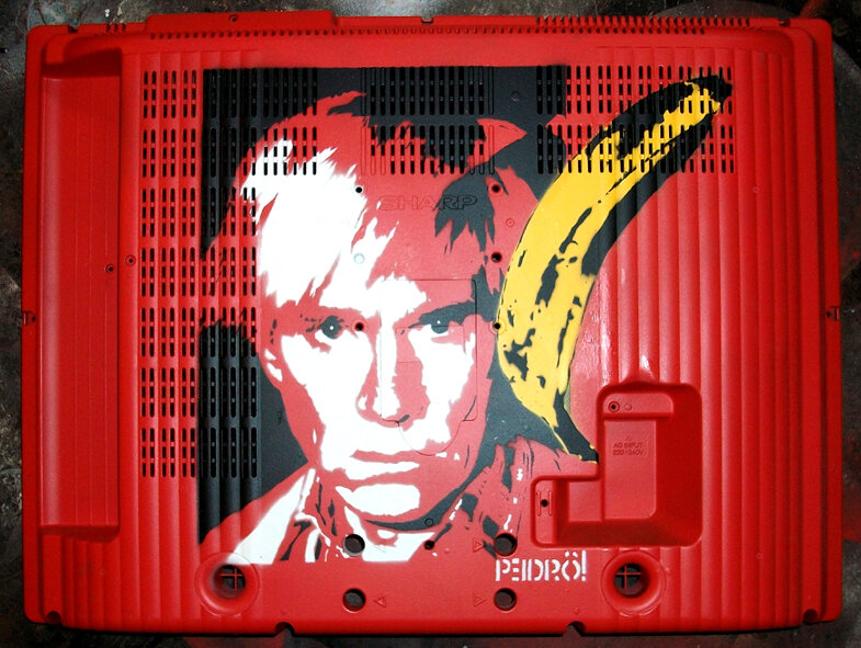 20131201AndyWarholBackRedTvPixPedroWeb001