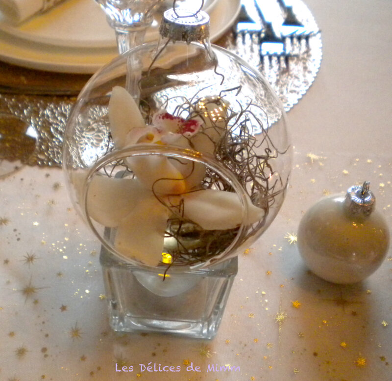 Ma table de Noël Chic et romantique en blanc et or 11