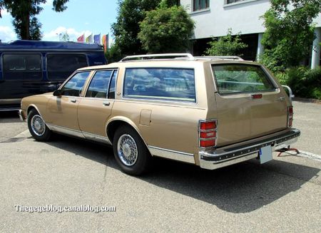 Chevrolet caprice classic wagon (1987-1990)(RegioMotoClassica 2010) 02