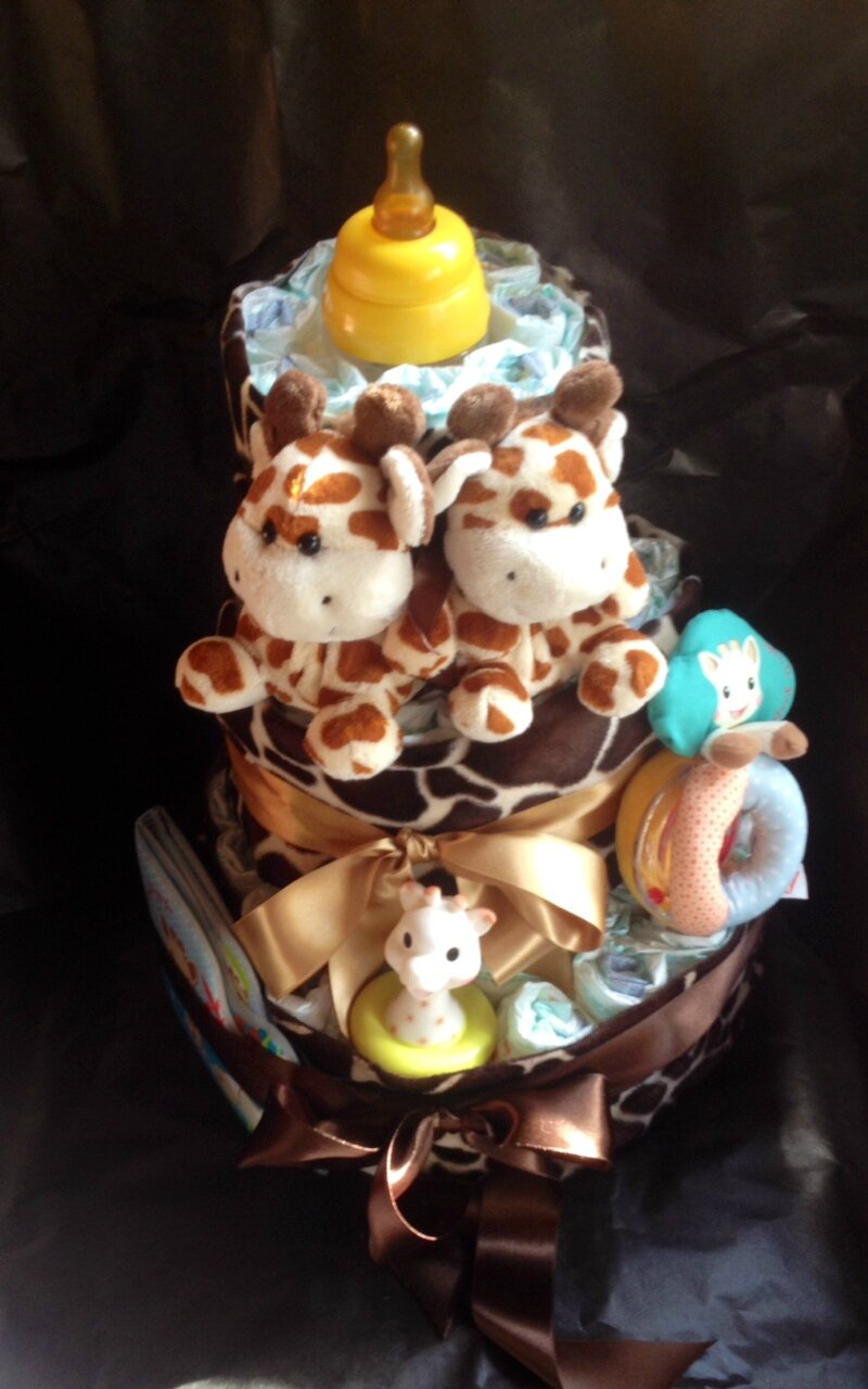 Gateau De Couches Girafe Pour Les 1 An De Leandro Les Sucres Rient De Betty