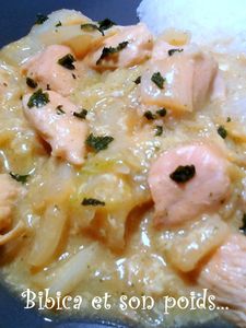 Wok_de_poulet_et_chou_chinois_aux_oeufs_gros_plan