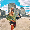 Le château de saint-mesmin accueille jean ier de sérent, fauconnier de france, garde des oiseaux au xive siècle à la cour royale