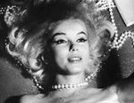 1962_07_12_by_bert_stern_pearls_0021_1