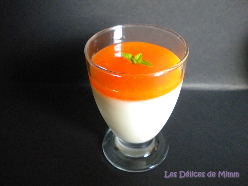 Panna cotta vanillée et son coulis d’abricots 2