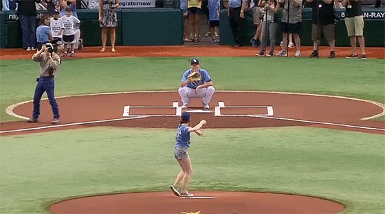 carly-rae-jepsen-first-pitch-baseball