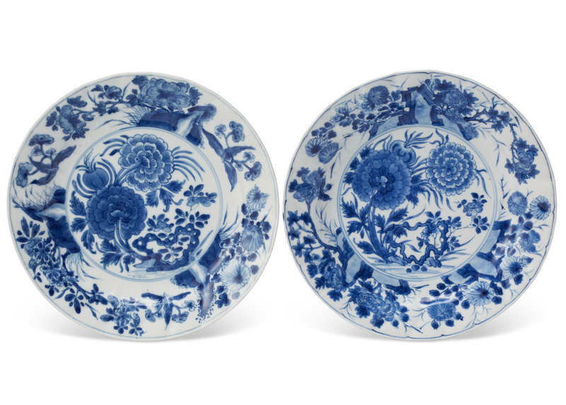 2022_NYR_20906_0067_000(a_pair_of_chinese_porcelain_blue_and_white_small_molded_dishes_kangxi_d6356414023651)