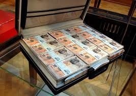 Valise Mystique Multiplicatrice D Argent Maitre Du Monde