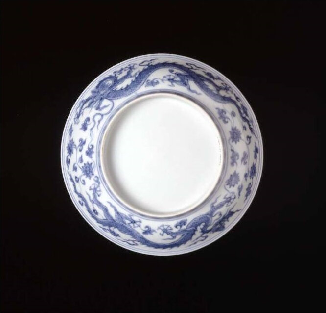 A blue and white dish, Ming dynasty, Chenghua period (1465-1487), 18 x4