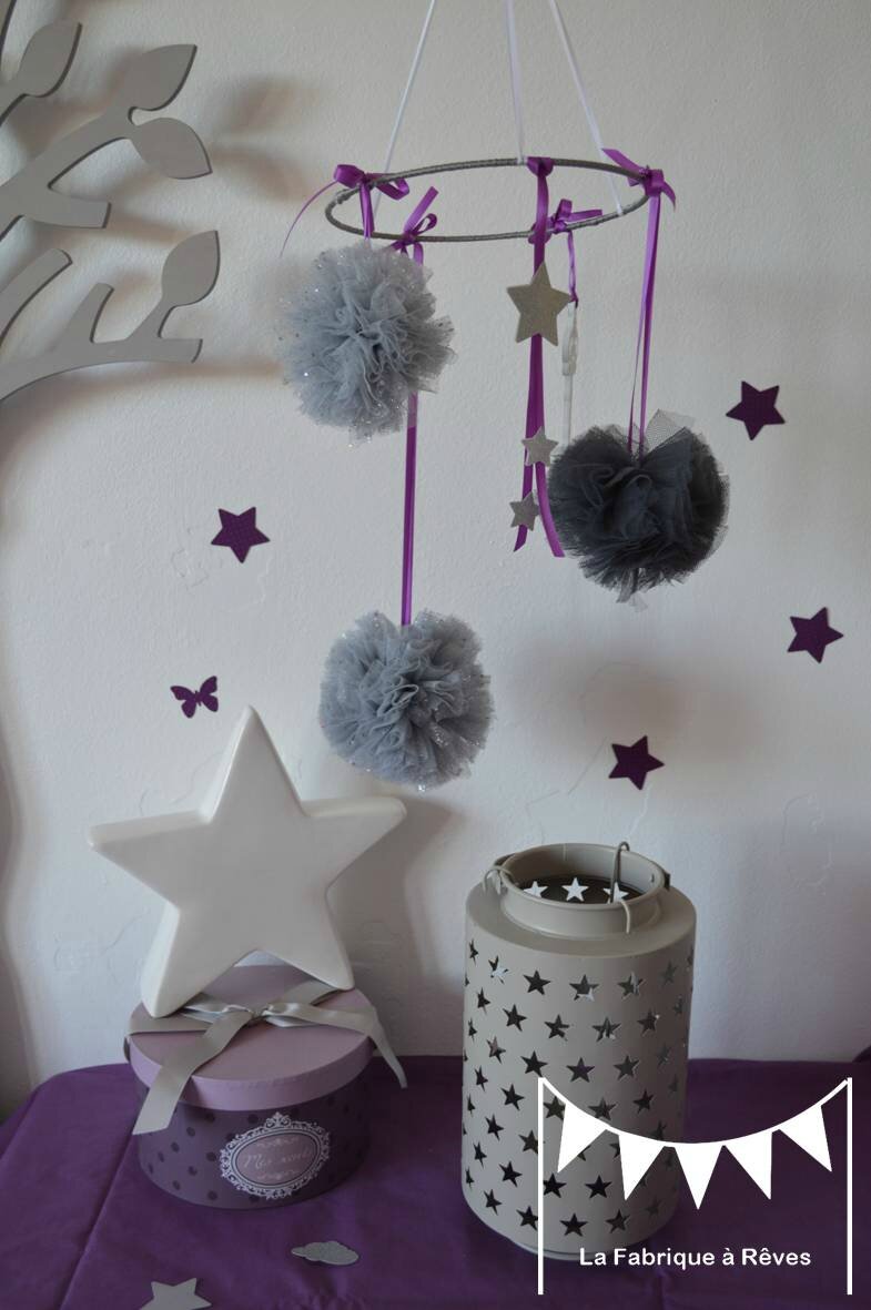 mobile pompons tulles étoiles gris argent violet - décoration chambre enfant bébé fille violet gris argent 2