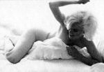 1962_07_10_by_bert_stern_bed_0050_16