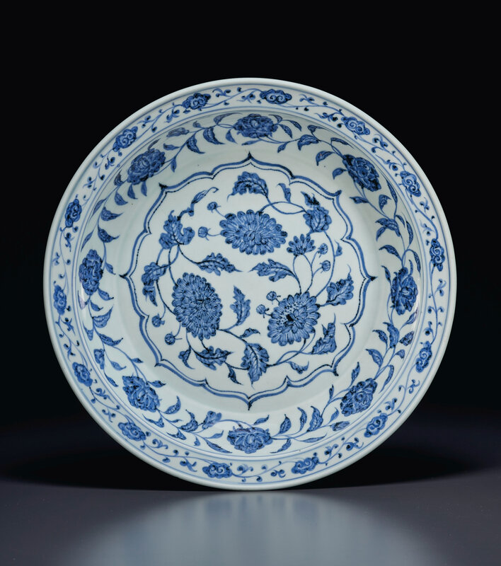 2020_NYR_18823_1547_001(a_large_and_rare_blue_and_white_dish_yongle_period025112)