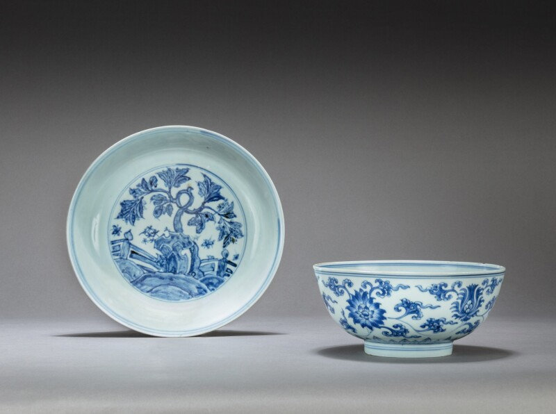 A blue and white 'rocky tree and auspicious items' dish and a 'lotus' bowl Ming-Early Qing dynasty, 15th-17th century