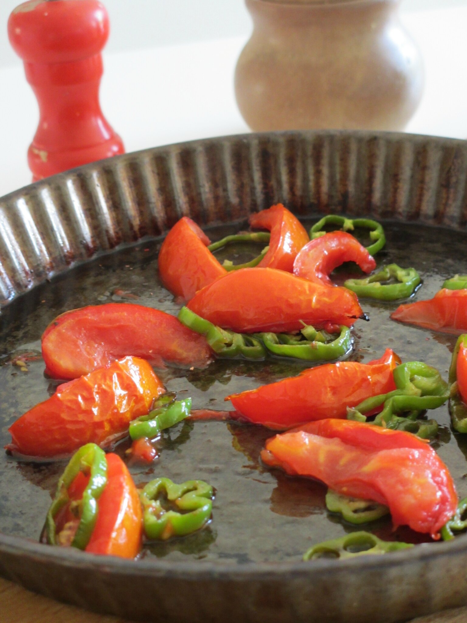 Tomates rôties, confites au four / Poivrons rôties, confits au four ...