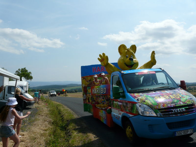 Y A-t-il Une Caravane Au Tour De France Féminin TOUR DE FRANCE (43-Haute-Loire) - CAMPING-CAR EN FRANCE
