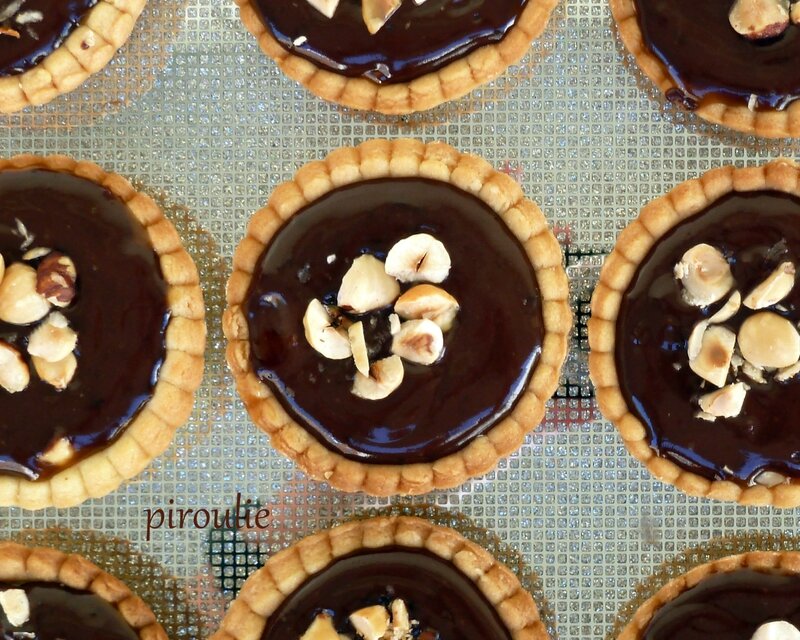 Tartelettes Au Caramel Au Beurre Salé Et Au Chocolat - Pâtisseries Et ...