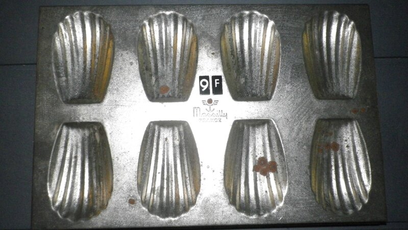 moules à madeleines anciens