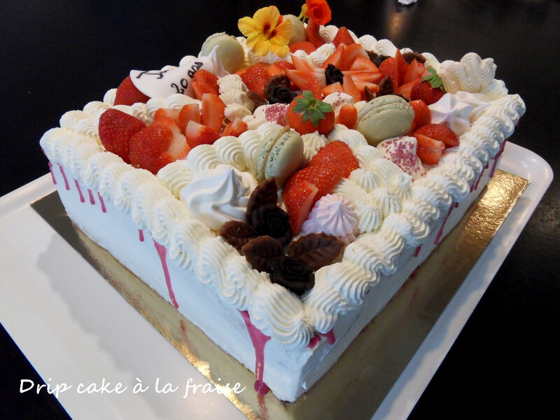 drip cake à la fraise