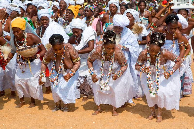 ADEPTE VAUDOU BENIN DIVINITES FETICHES PUISSANT AFRIQUE SORCIER MARABOUT VOYANT