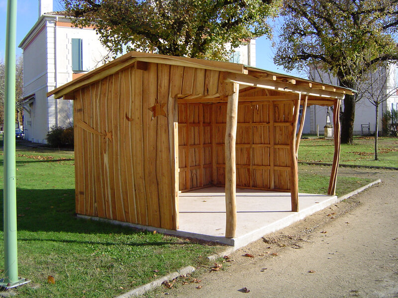 Photo-Abris-bus-en-accacia-escource