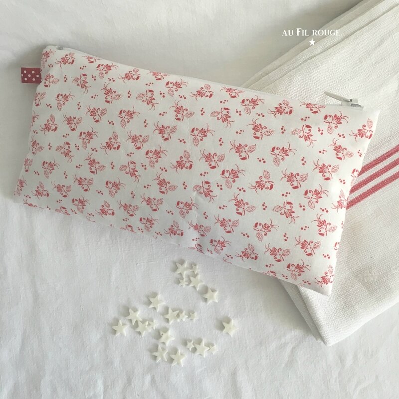 Trousse plate étoile brodée 1