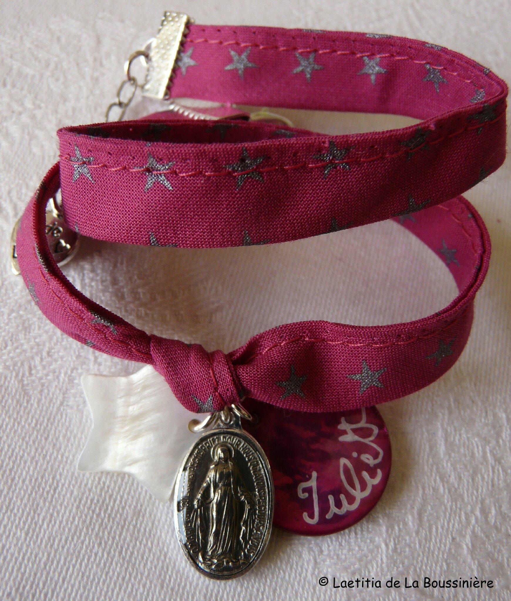 Bracelet Couronnée d'Etoiles avec médaille en nacre gravé