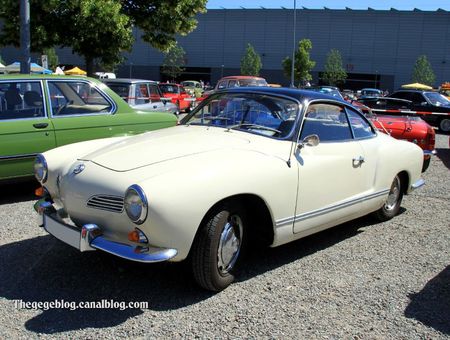 Vw kamann ghia 1300 coupé de 1966 (RegioMotoClassica 2011) 01