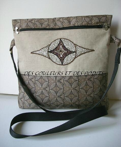 SAC MEDAILLON PERLE MARRON BLANC BIS