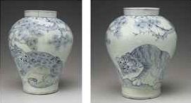 a_blue_and_white_jar_with_tigers_joseon_dynasty_d5715504h
