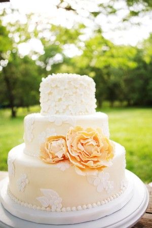 Peach_Wedding_Cake_300x450