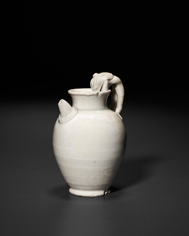 2023_NYR_21451_1003_001(a_rare_small_glazed_white_ware_lion-handled_ewer_tang_dynasty_9th-10th044357)