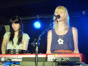 2010_05_Au_Revoir_Simone_Ramdall_Music_Live_029