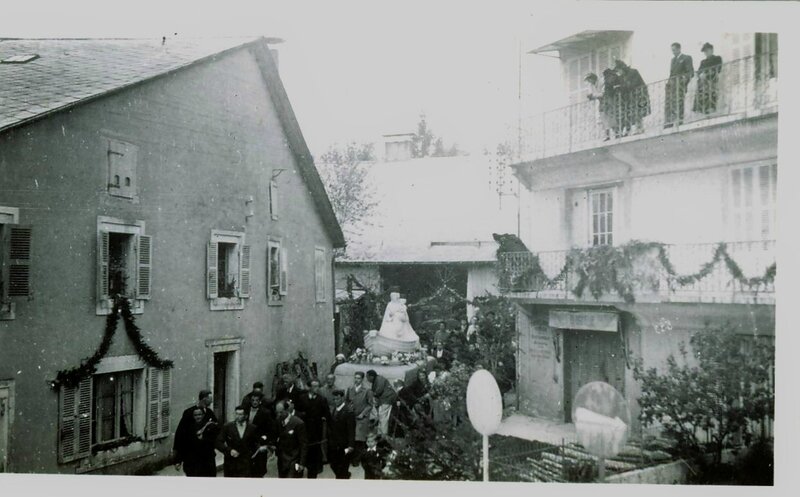 La la procession à Hauteville