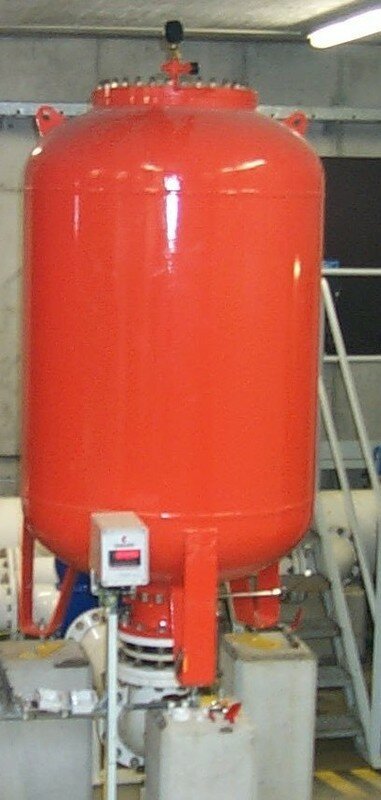 Réservoir protection anti-bélier à membrane