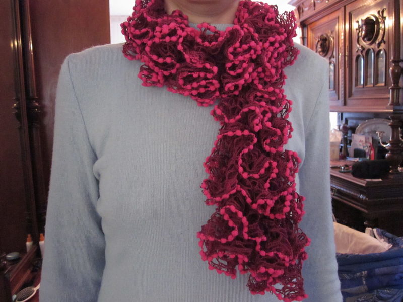 1 pelote de laine chenille a volant marron rose pour une echarpe : laine  par cathylincrea