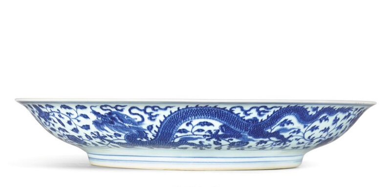 A rare and large blue and white 'Dragon' charger, mark and period of Yongzheng (1723-1735)