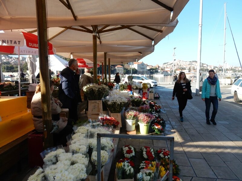 Le marché sur le port de Dubrovnik 160217