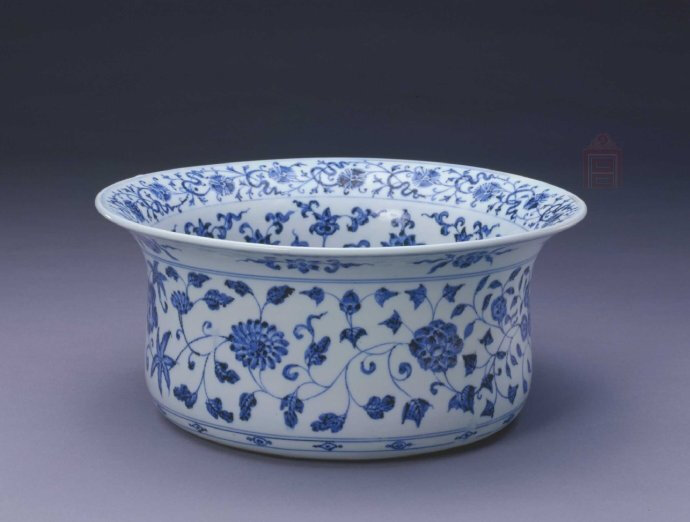 Blue and white ‘floral’ basin, Ming dynasty, Yongle period Qing court collection