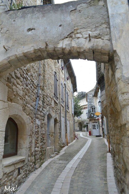 Drôme] Grignan, village à l'ombre de son château - Du côté de chez Ma'
